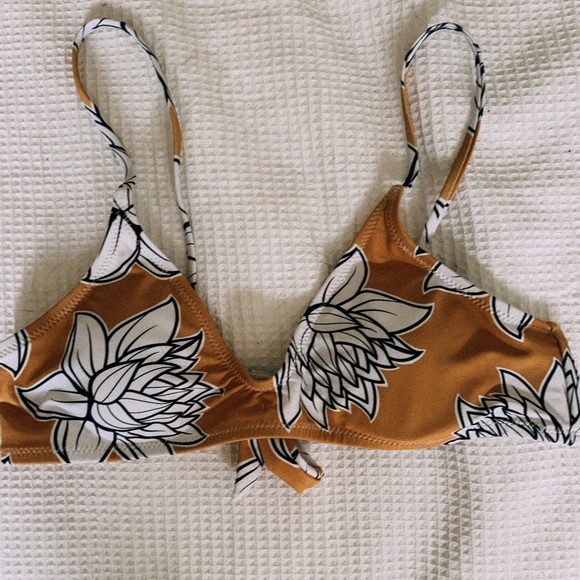 Floral Bikini Top - Picture 1 of 2